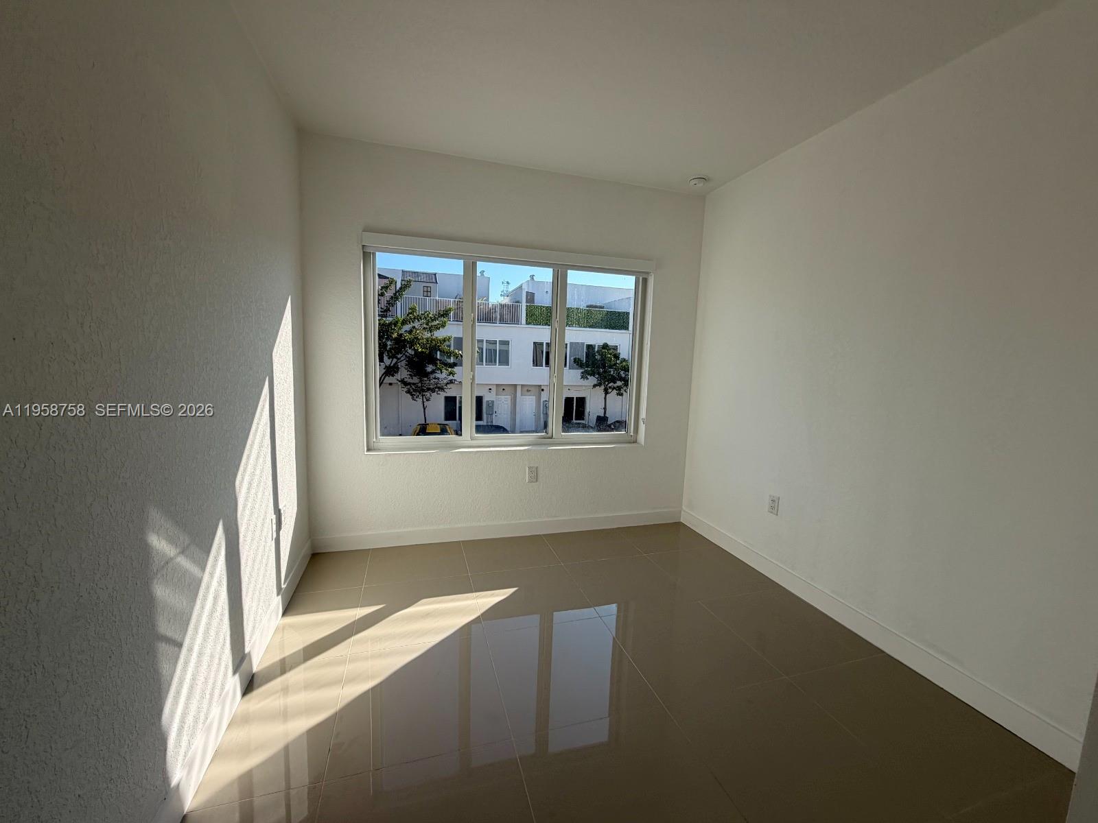 PARADISE ONE - Residential