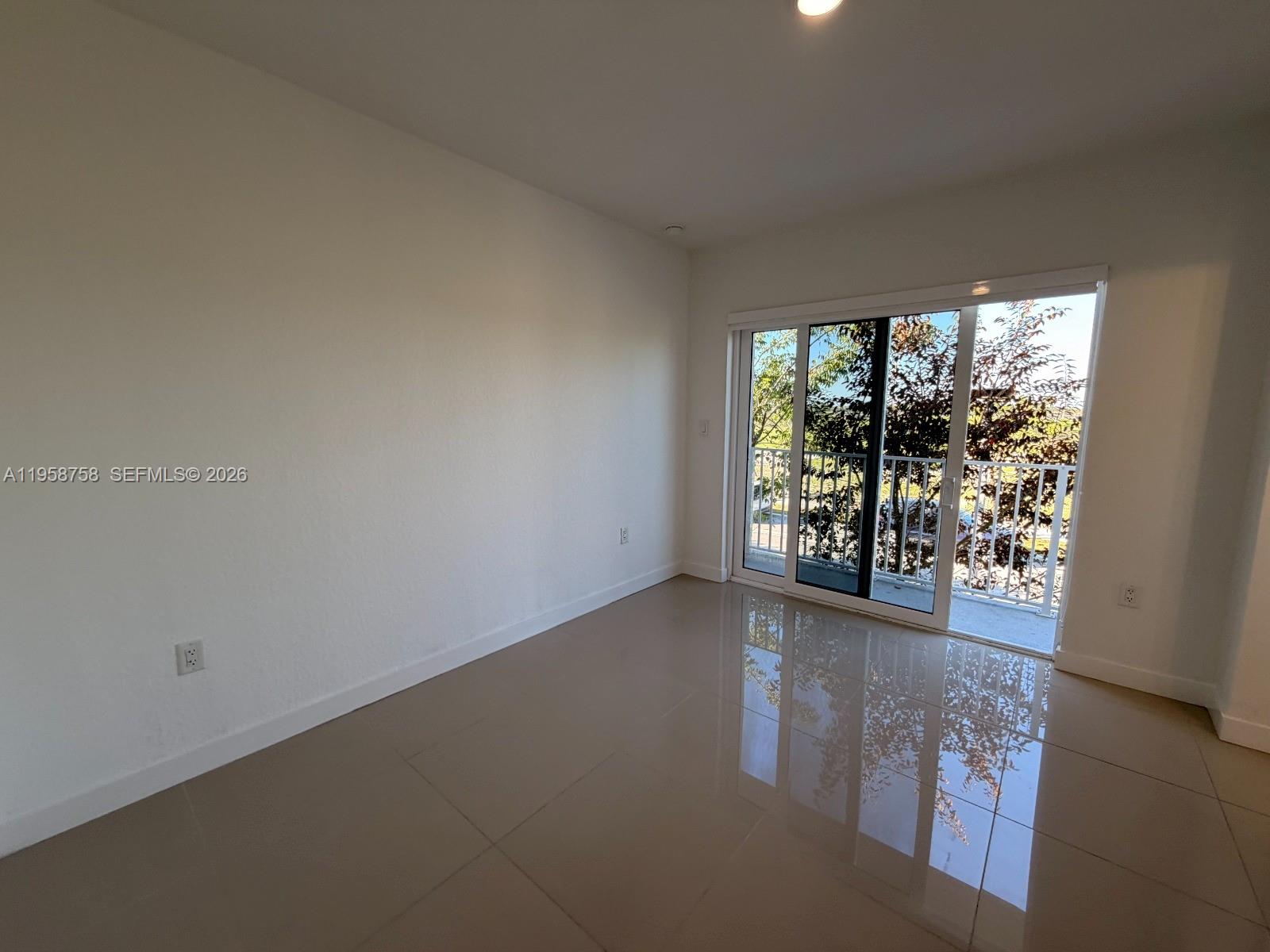 PARADISE ONE - Residential