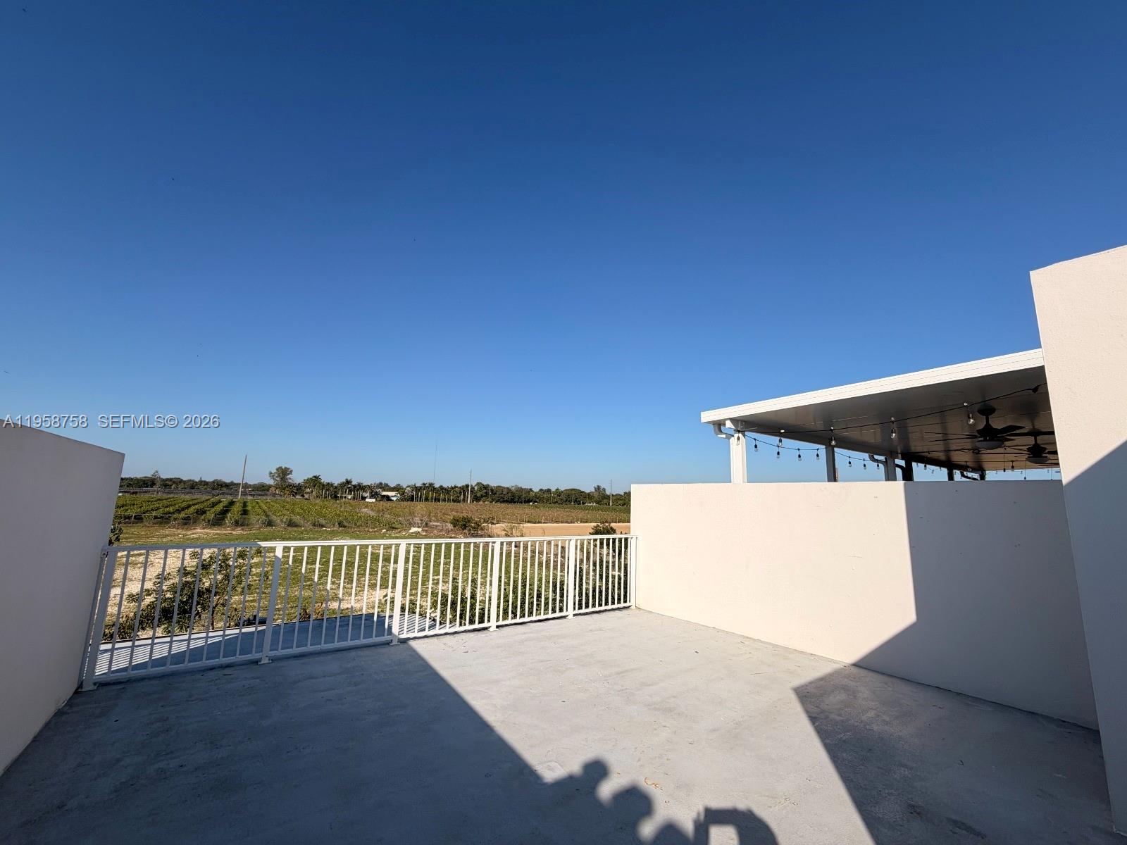 PARADISE ONE - Residential