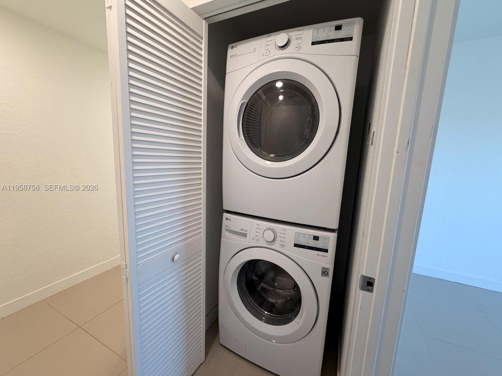 PARADISE ONE - Residential