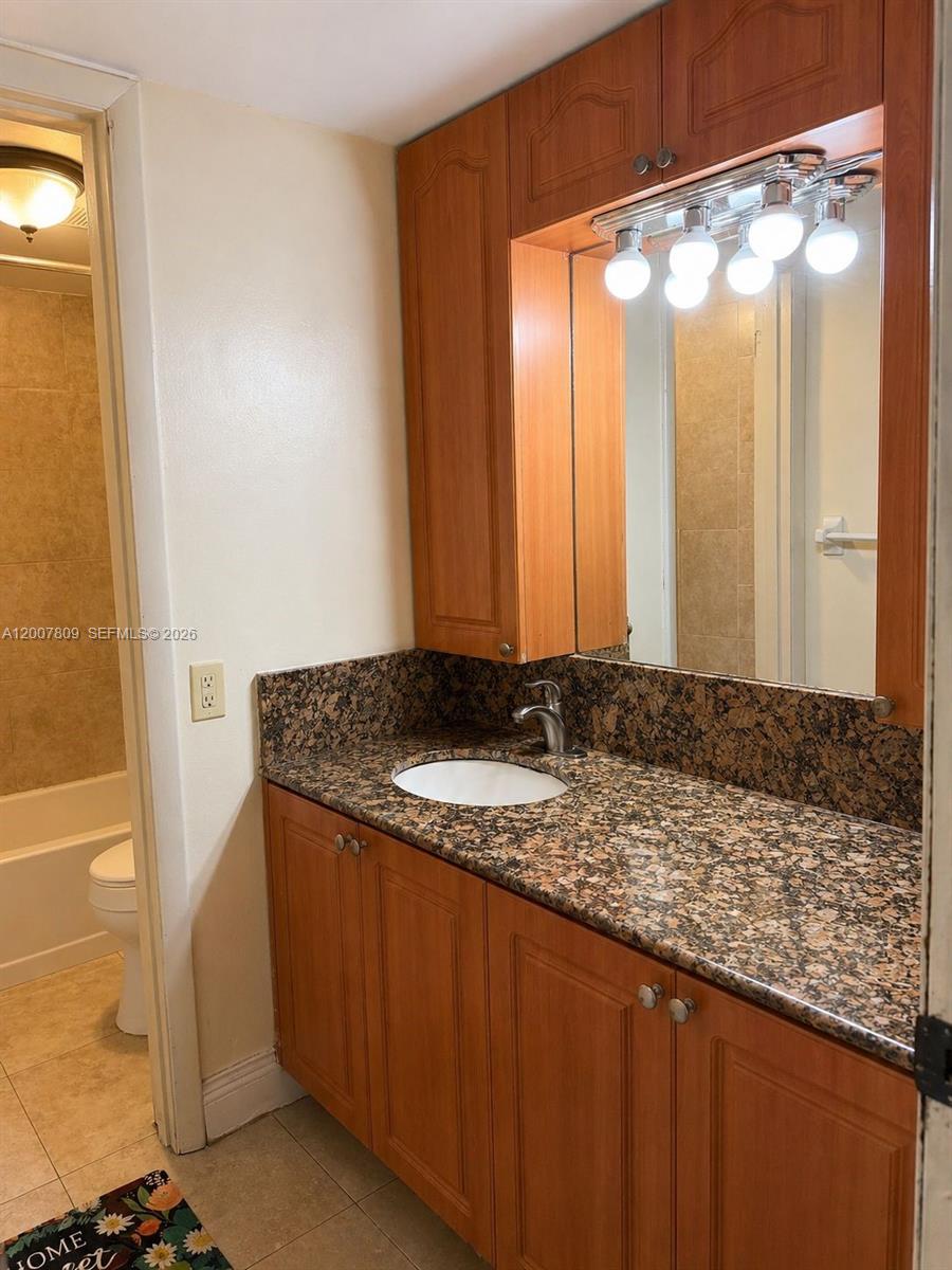 PALM-WEST GARDENS CONDO - Residential