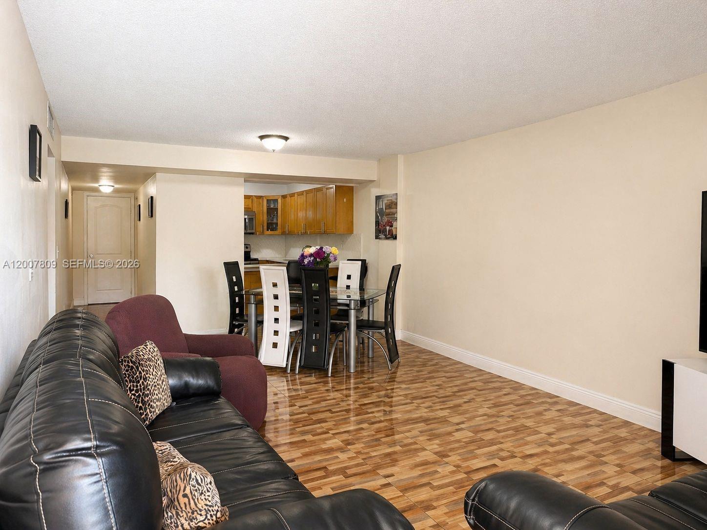 PALM-WEST GARDENS CONDO - Residential