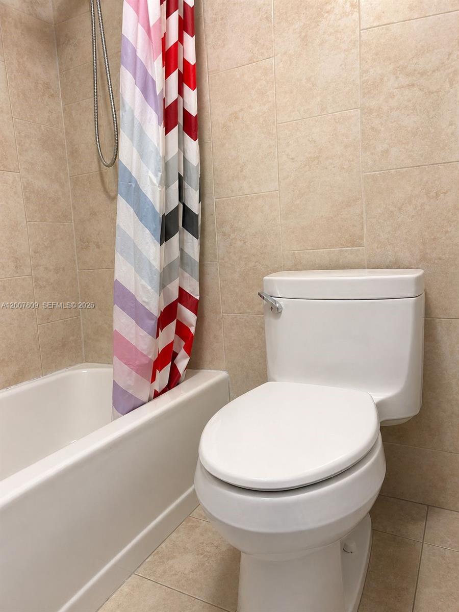 PALM-WEST GARDENS CONDO - Residential