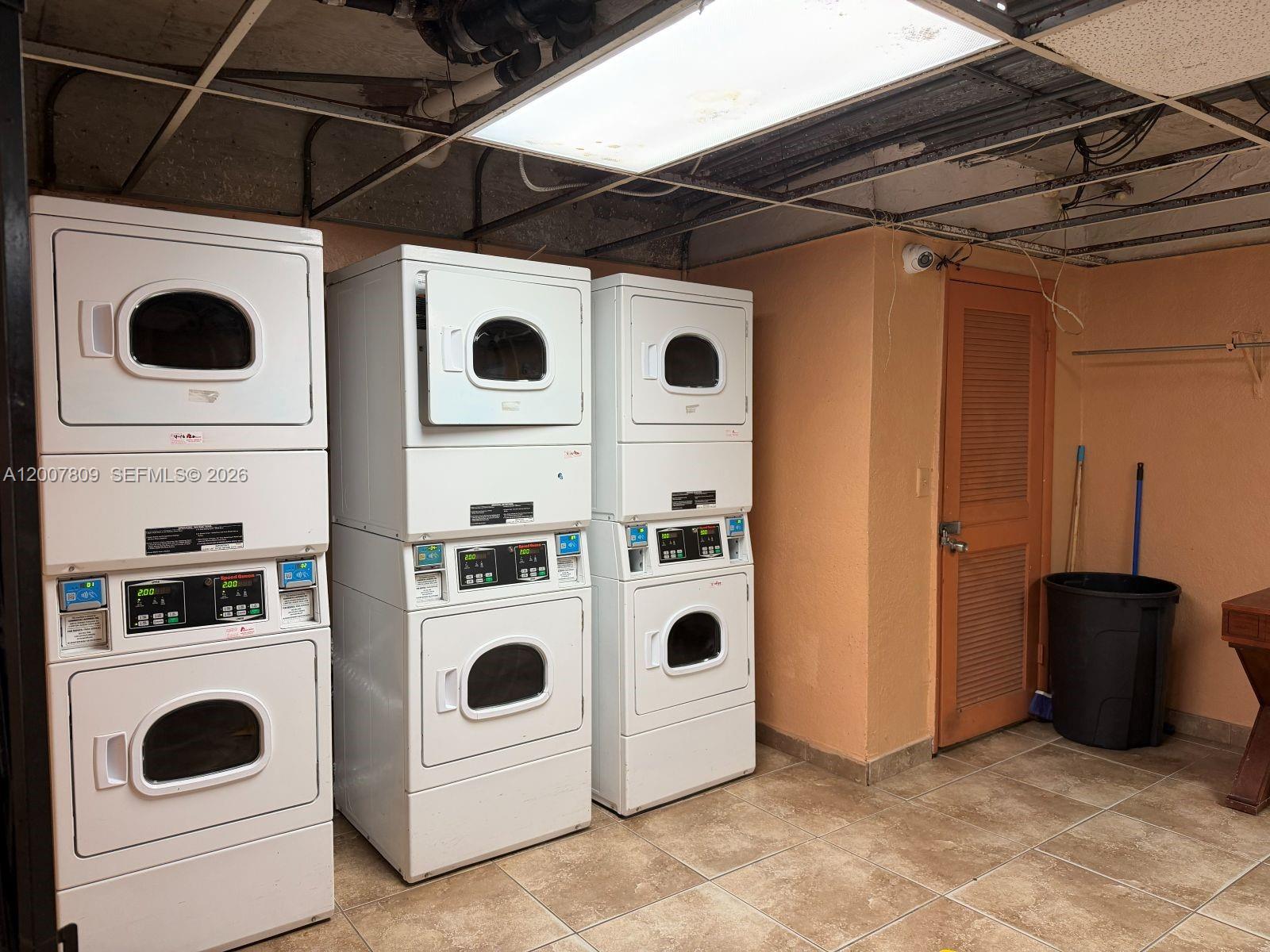 PALM-WEST GARDENS CONDO - Residential