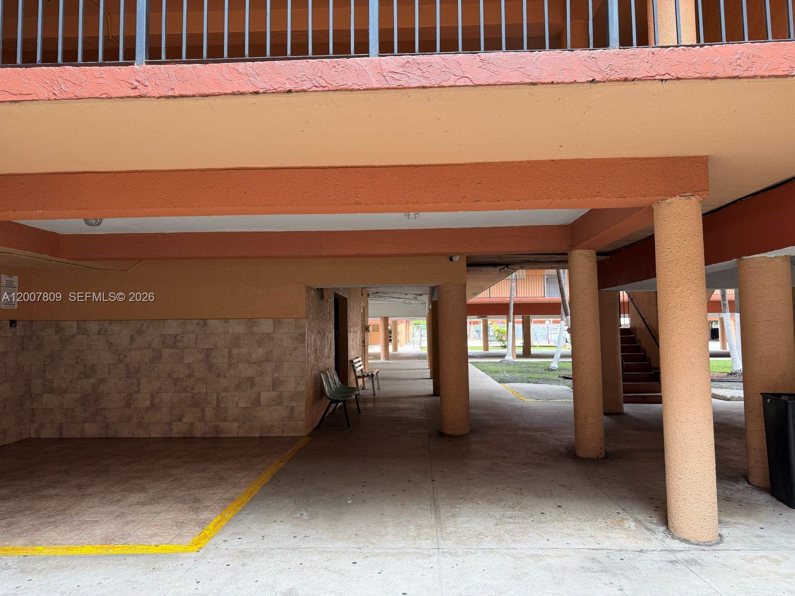 PALM-WEST GARDENS CONDO - Residential