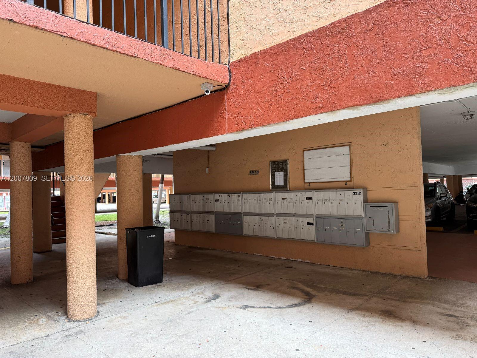 PALM-WEST GARDENS CONDO - Residential