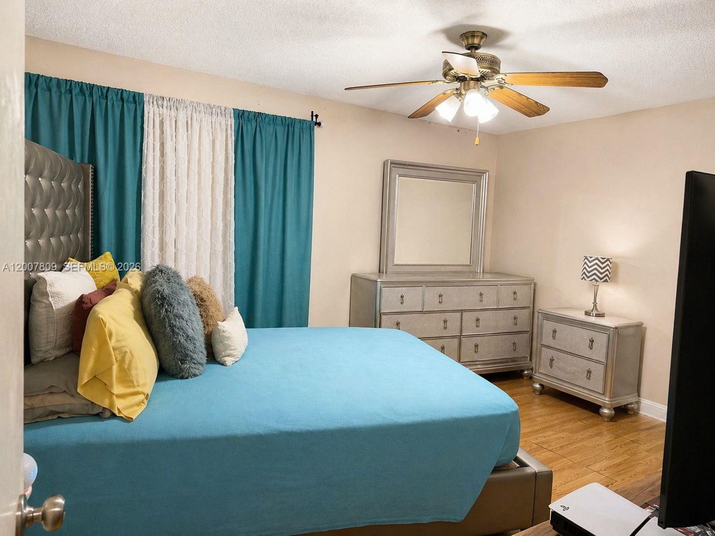 PALM-WEST GARDENS CONDO - Residential