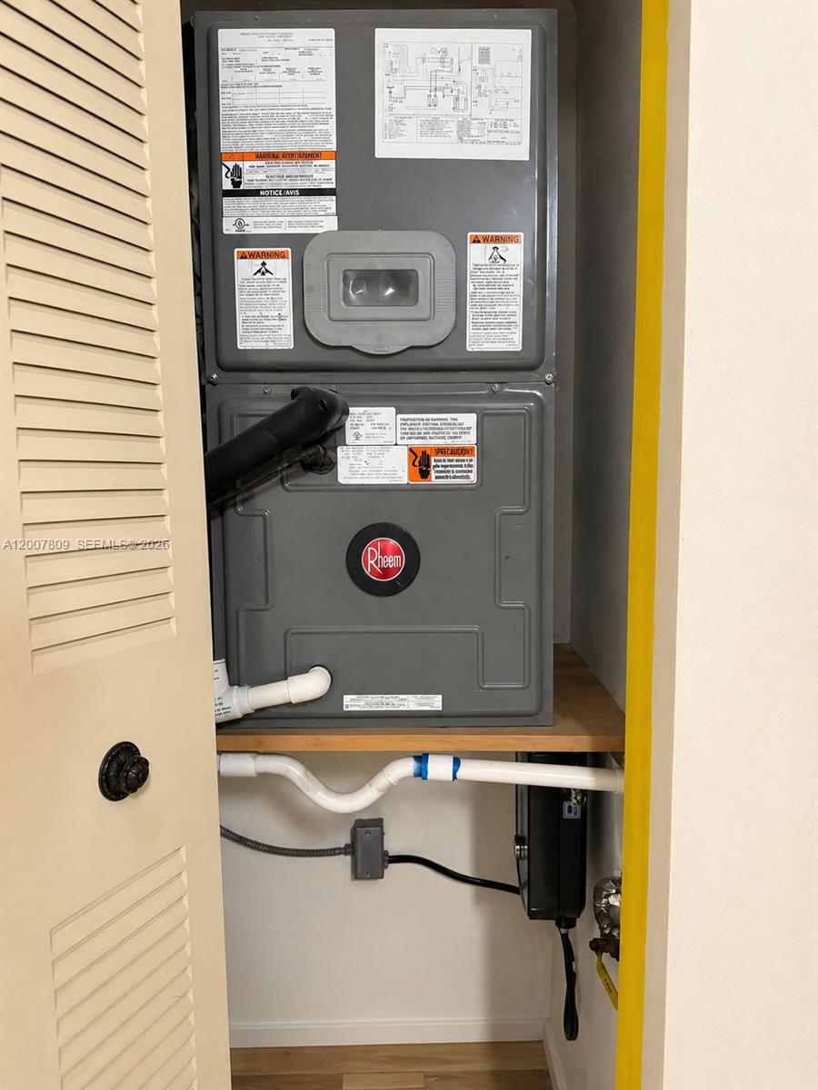 PALM-WEST GARDENS CONDO - Residential