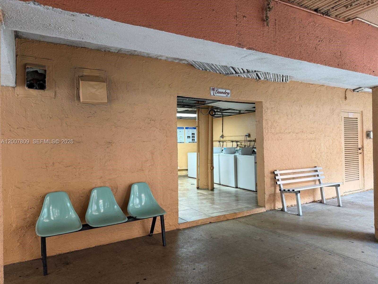 PALM-WEST GARDENS CONDO - Residential