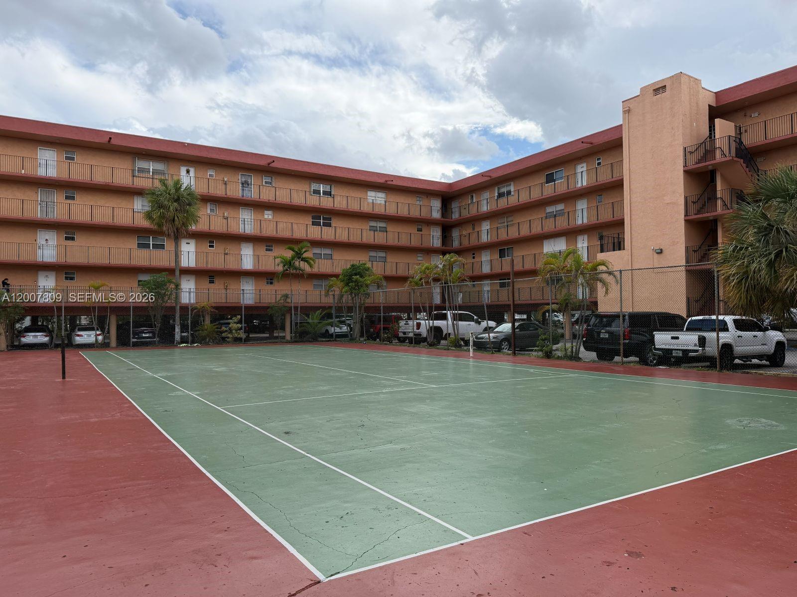 PALM-WEST GARDENS CONDO - Residential