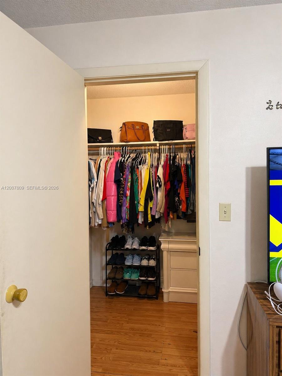 PALM-WEST GARDENS CONDO - Residential