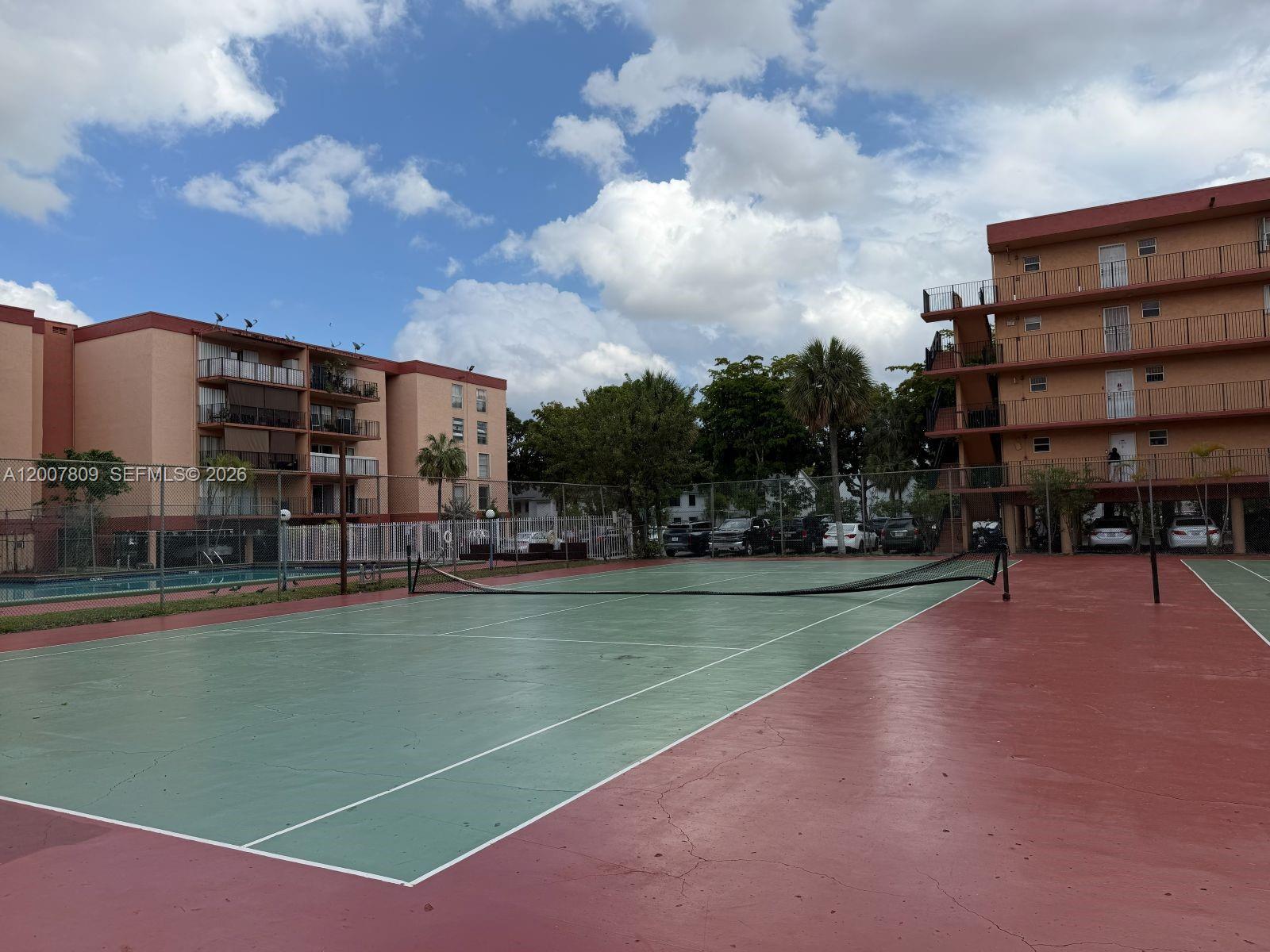 PALM-WEST GARDENS CONDO - Residential