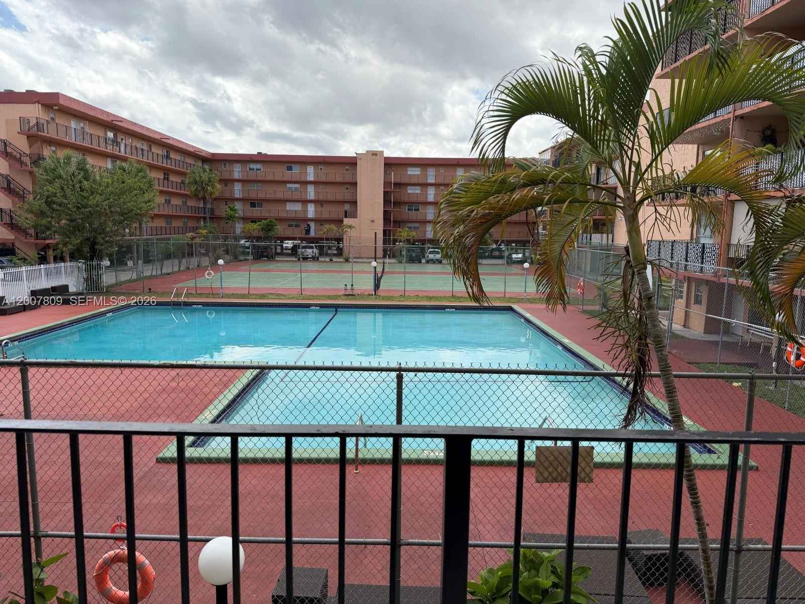 PALM-WEST GARDENS CONDO - Residential