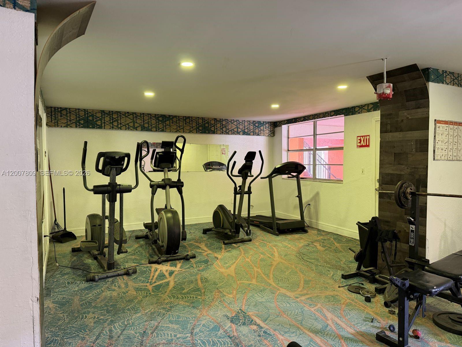 PALM-WEST GARDENS CONDO - Residential