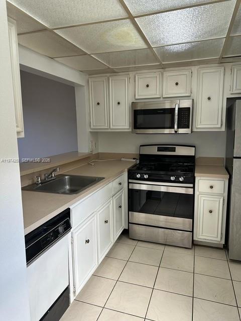 VENETIAN GARDENS AT COUNT - Residential Lease