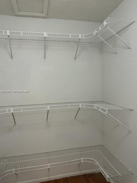 VENETIAN GARDENS AT COUNT - Residential Lease