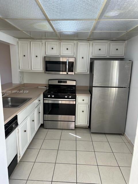 VENETIAN GARDENS AT COUNT - Residential Lease