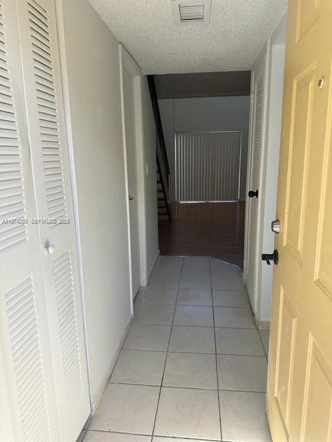 VENETIAN GARDENS AT COUNT - Residential Lease