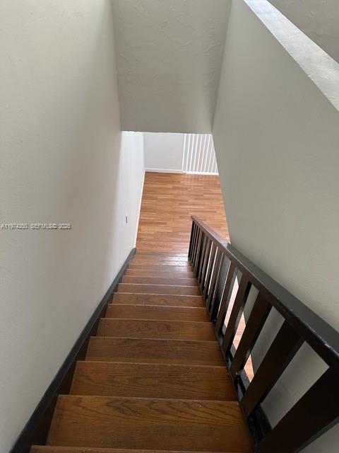 VENETIAN GARDENS AT COUNT - Residential Lease