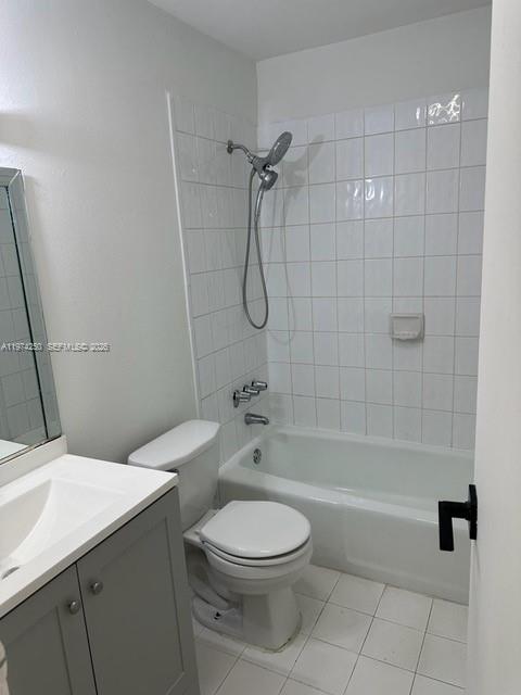 VENETIAN GARDENS AT COUNT - Residential Lease