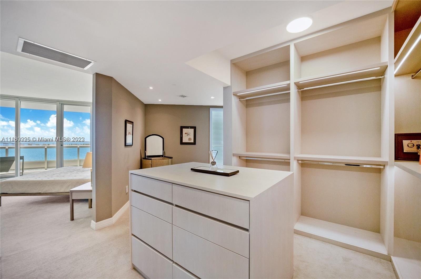 SANTA MARIA CONDO - Residential