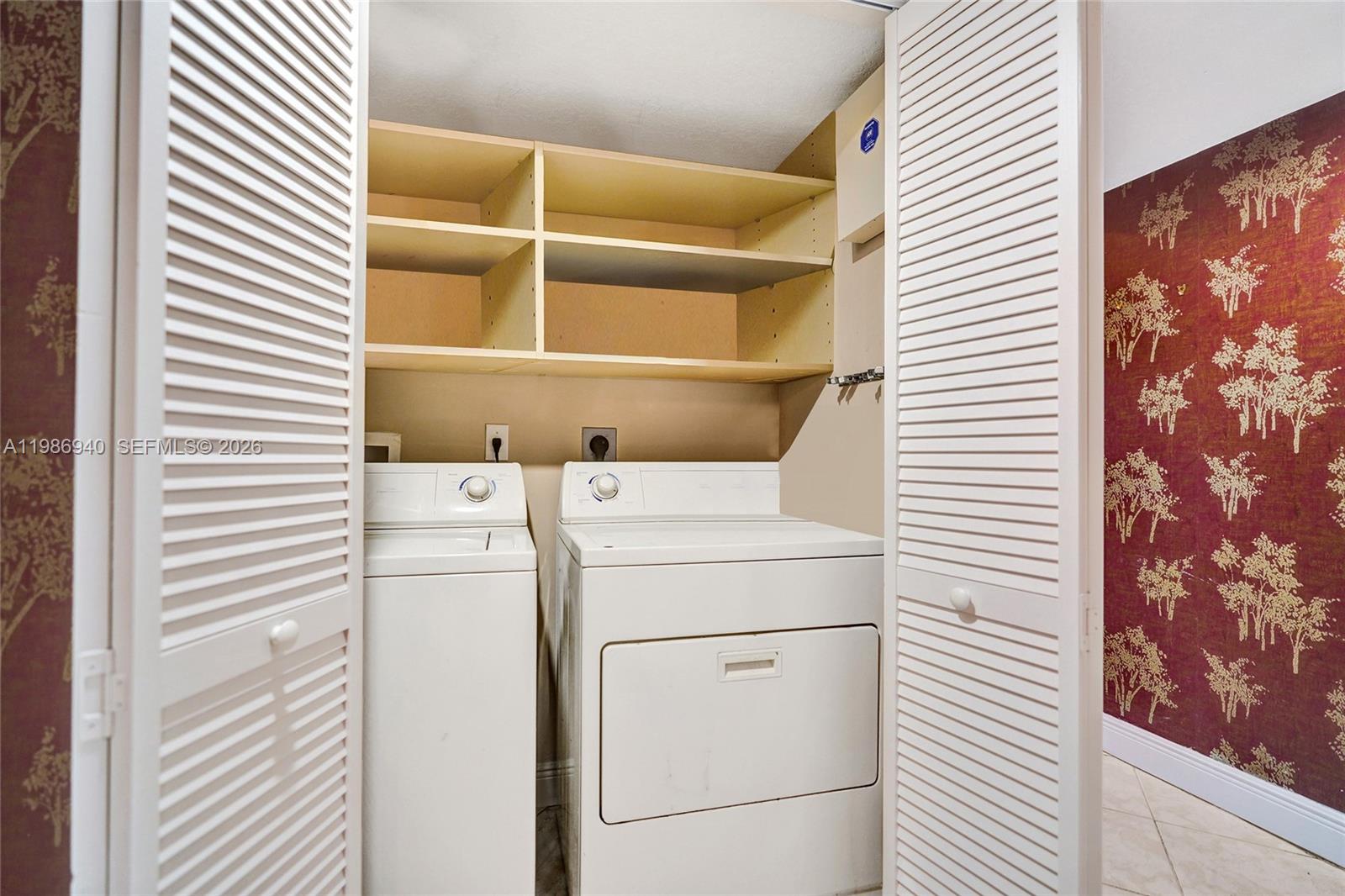 CORAL COVE CONDO - Residential Lease