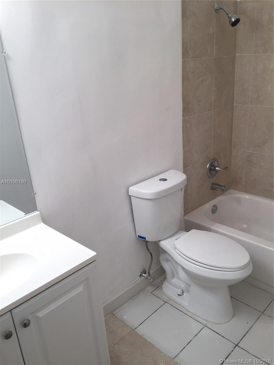 FAST APPROVAL AND MOVE IN WITH FIRST MONTH AND ONE-MONTH DEPOSIT, subject to approval. Easy to show!