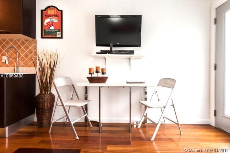 ETRURIA CONDO - Residential Lease