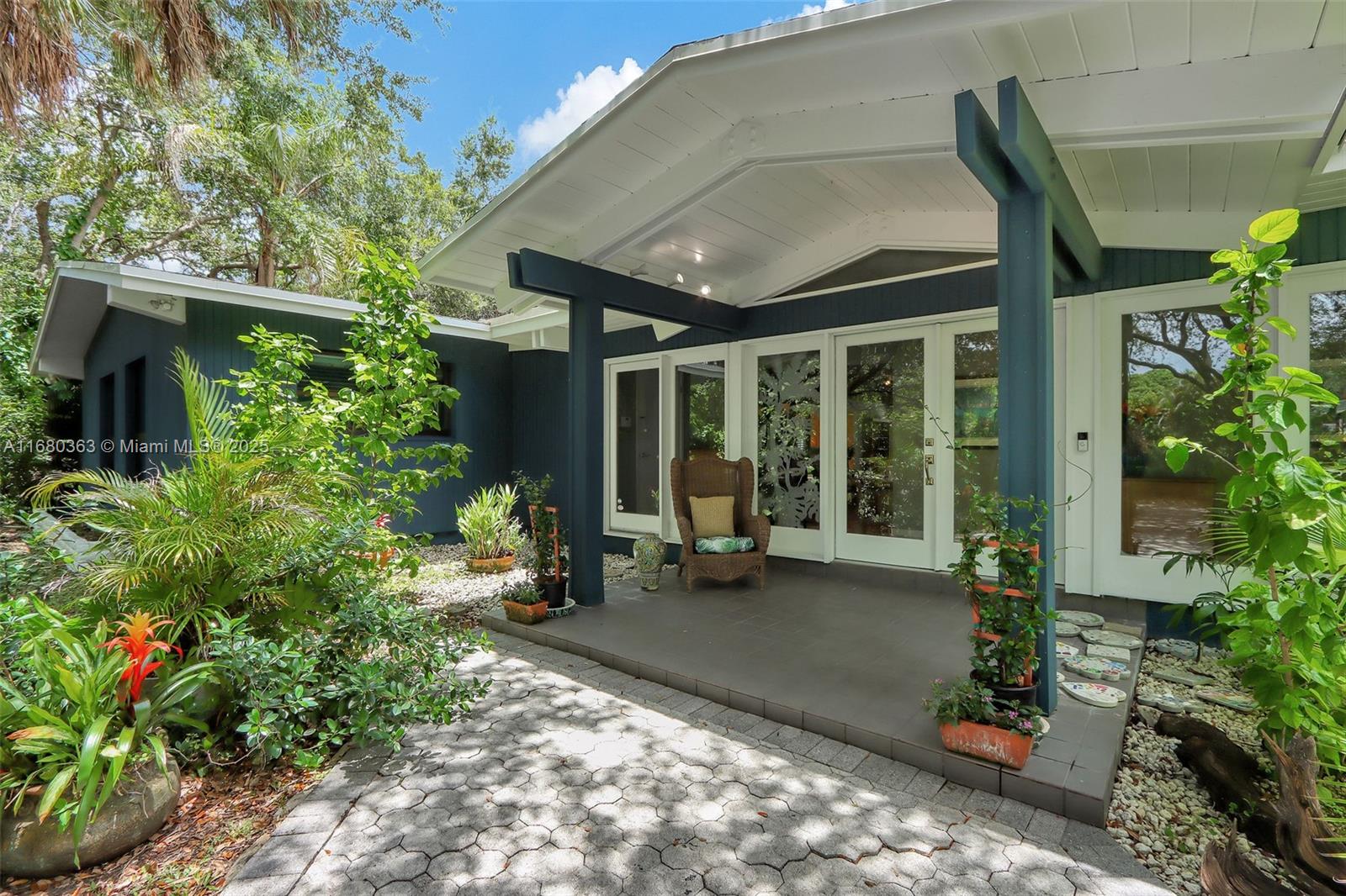 Rental Property at 9290 Sw 117th Ter, Pinecrest, Miami-Dade County, Florida - Bedrooms: 6 
Bathrooms: 5  - $12,000 MO.