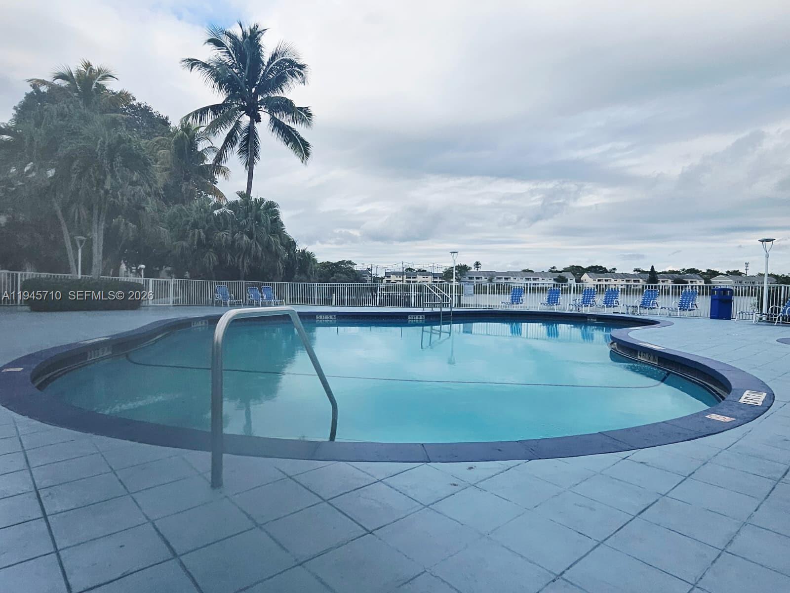 SUMMER LAKE - Residential