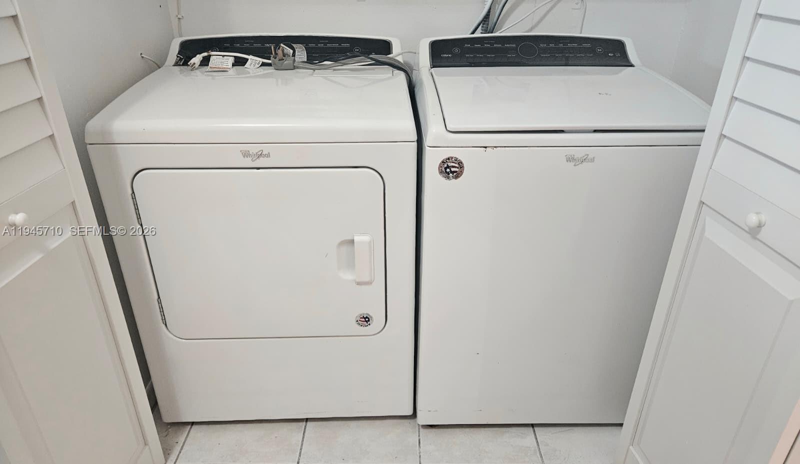 SUMMER LAKE - Residential