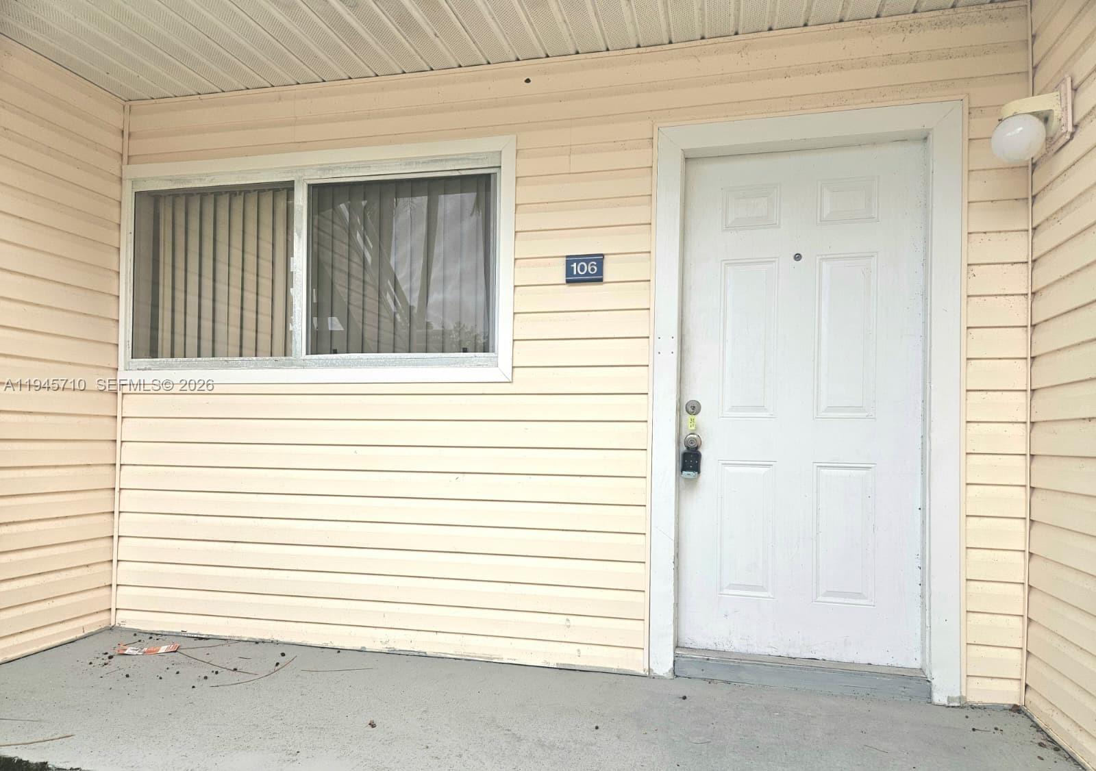 SUMMER LAKE - Residential