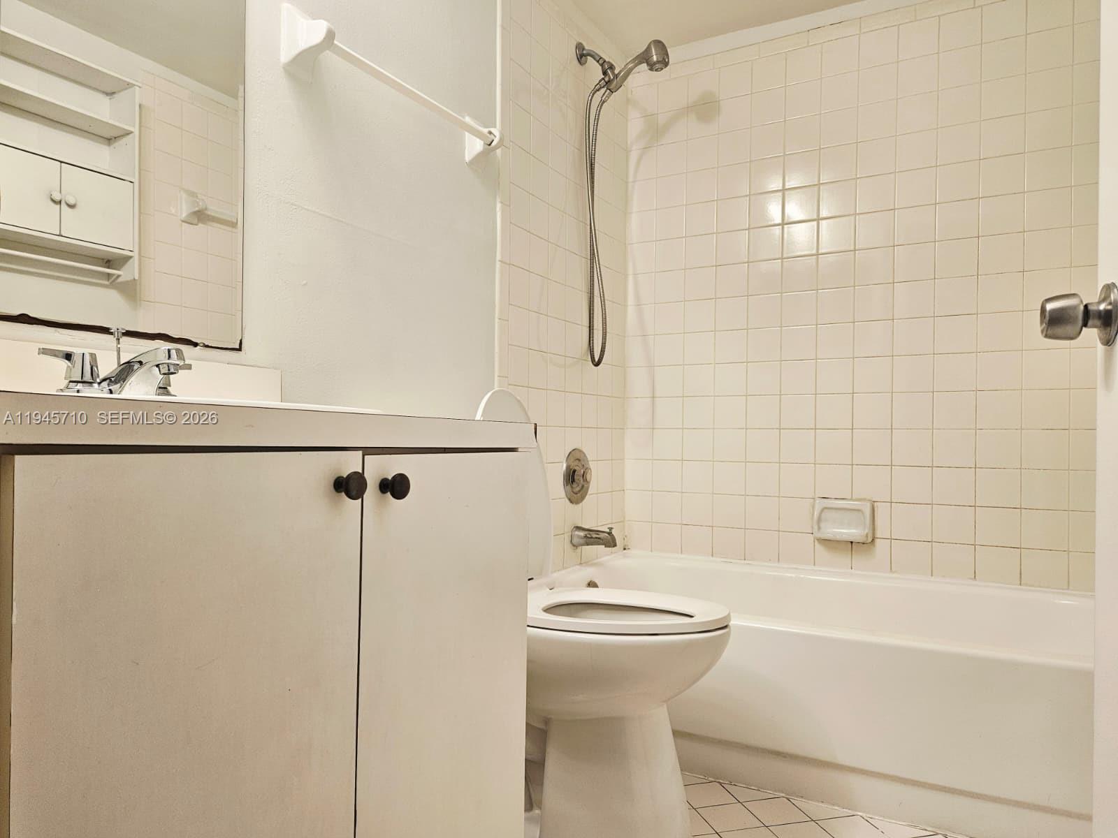 SUMMER LAKE - Residential