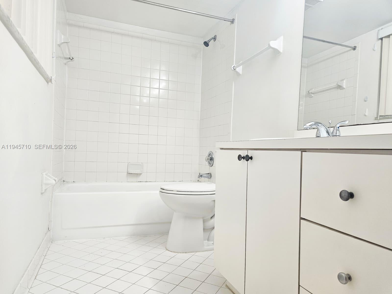 SUMMER LAKE - Residential