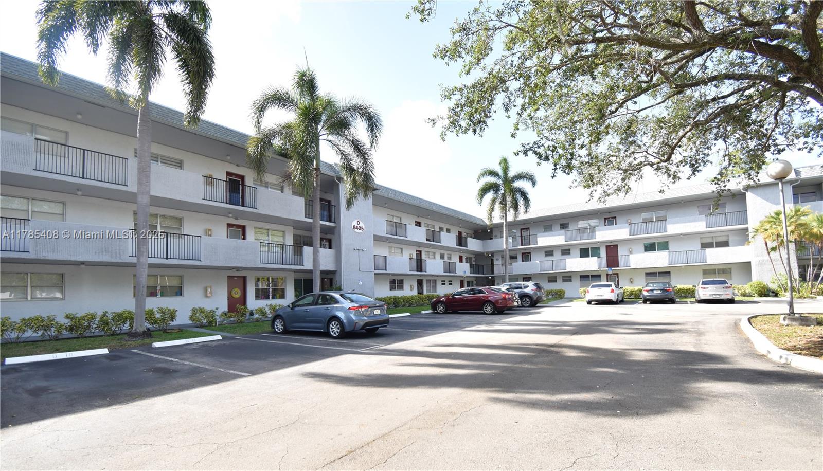 8405 Nw 61st St D208, Tamarac, Broward County, Florida - 1 Bedrooms  
2 Bathrooms - 