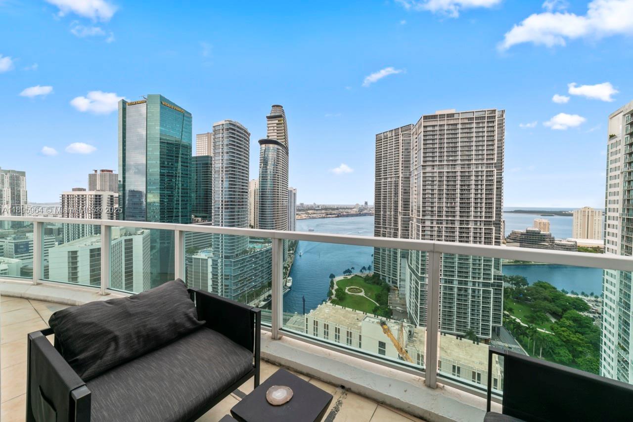 BRICKELL ON THE RIVER S T - Residential Lease