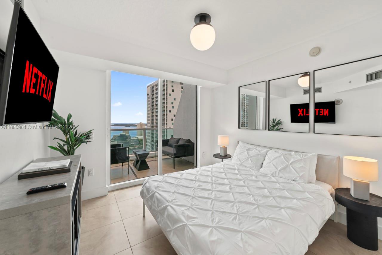 BRICKELL ON THE RIVER S T - Residential Lease