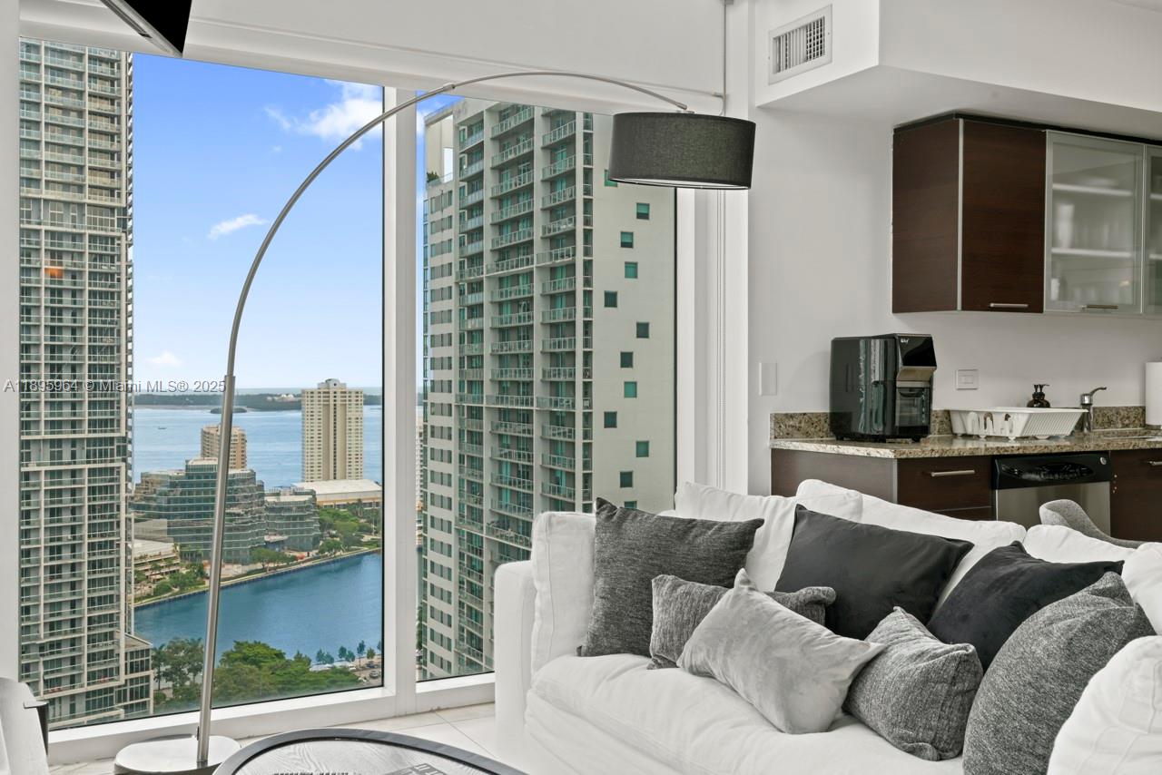 BRICKELL ON THE RIVER S T - Residential Lease