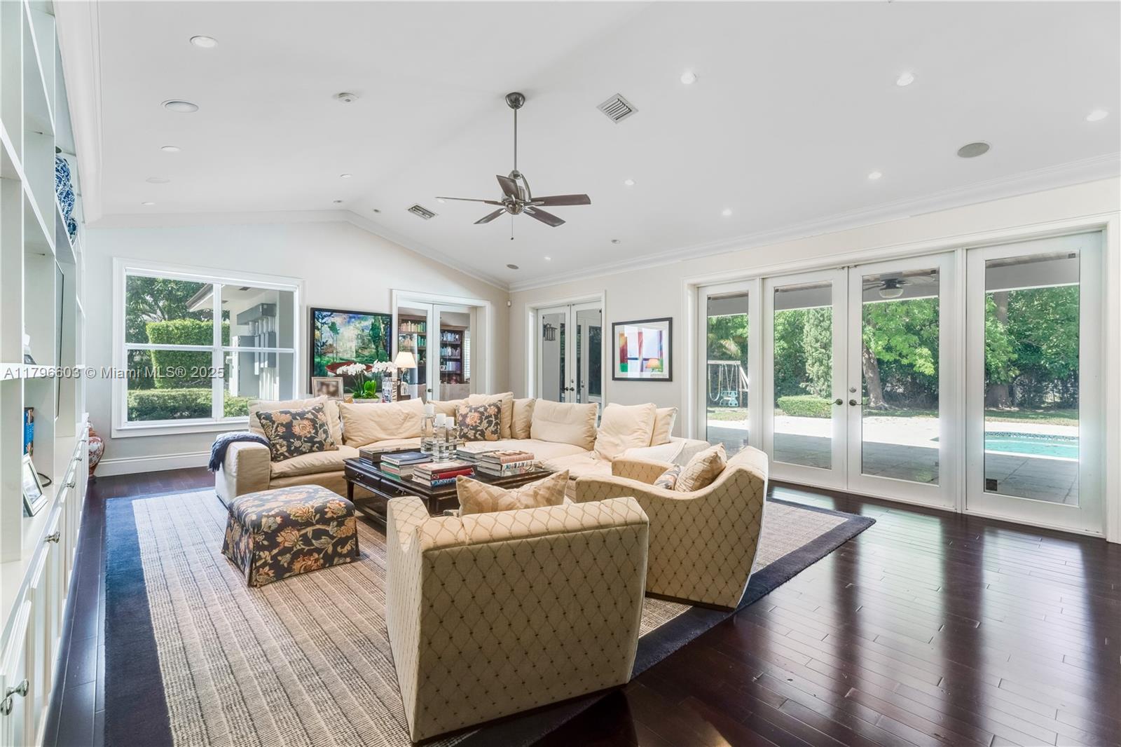 PINE ACRES ESTS - Residential