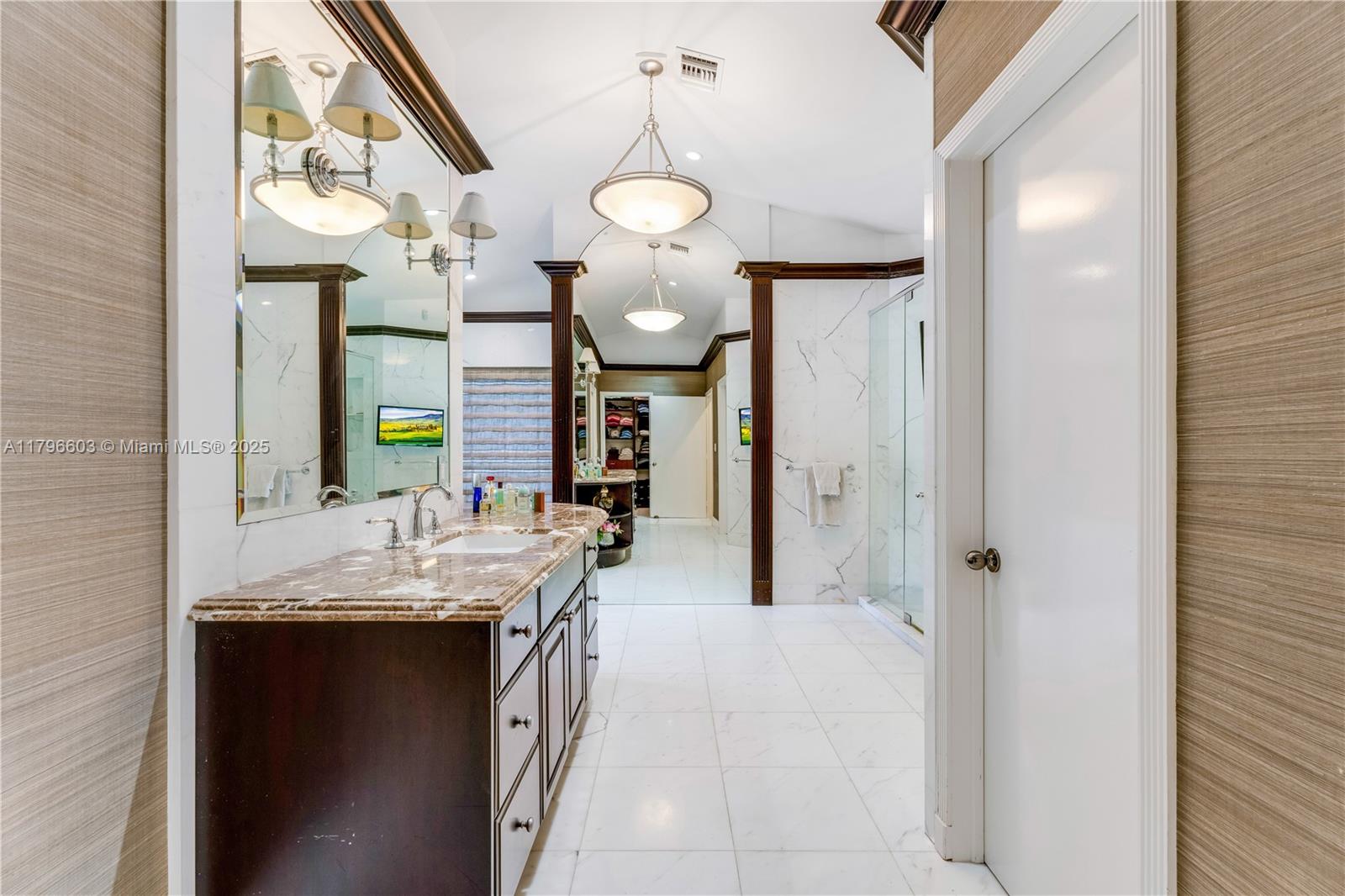 PINE ACRES ESTS - Residential
