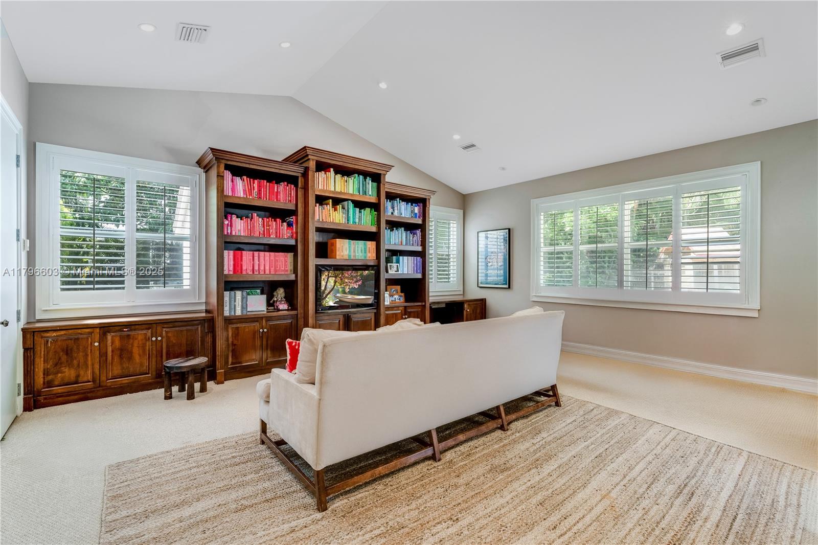 PINE ACRES ESTS - Residential
