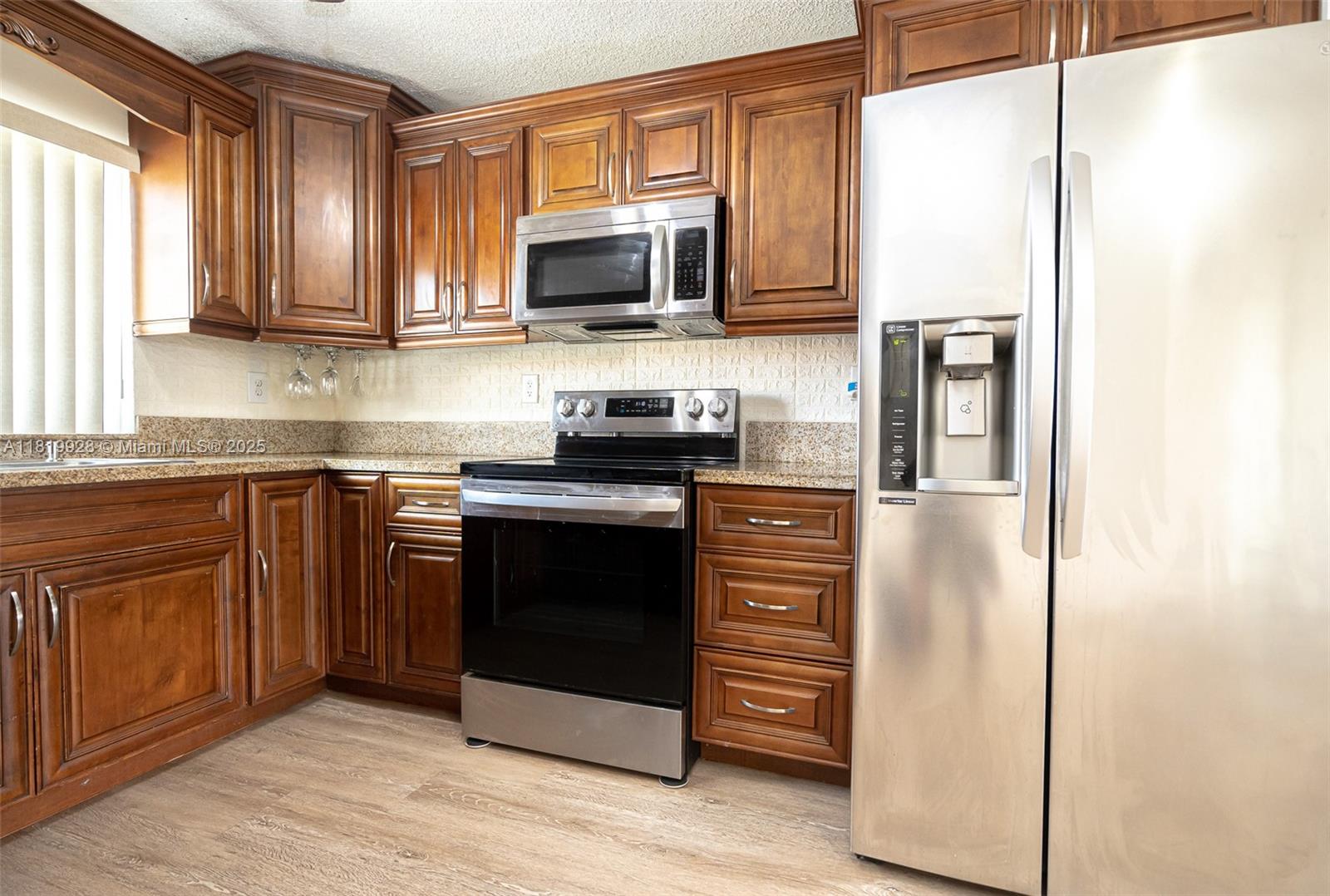 2740 W 62nd Pl 201, Hialeah, Miami-Dade County, Florida - 2 Bedrooms  
2 Bathrooms - 