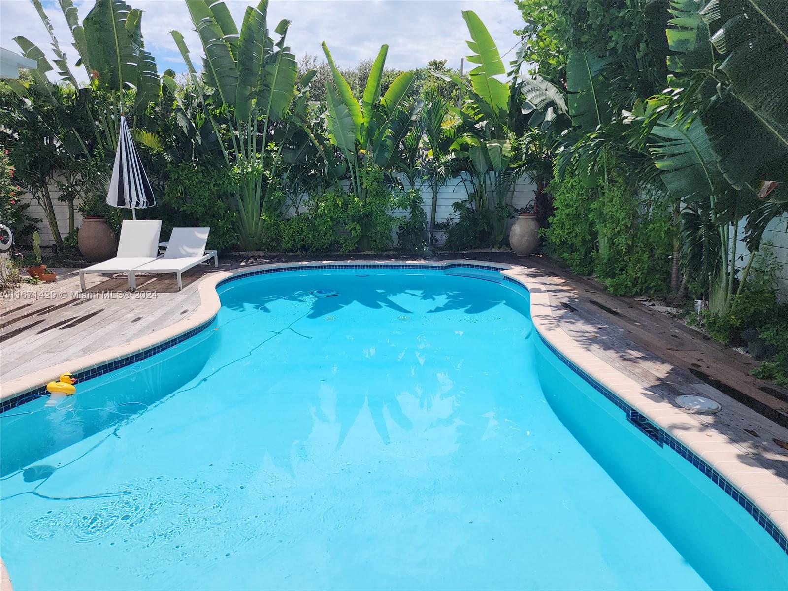 TROPICAL ISLE HOMES SUB 2 - Residential