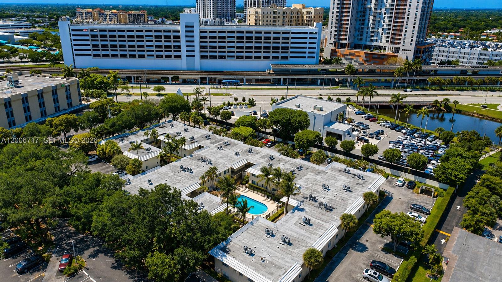 MONTEREY GARDENS OF PINEC - Residential