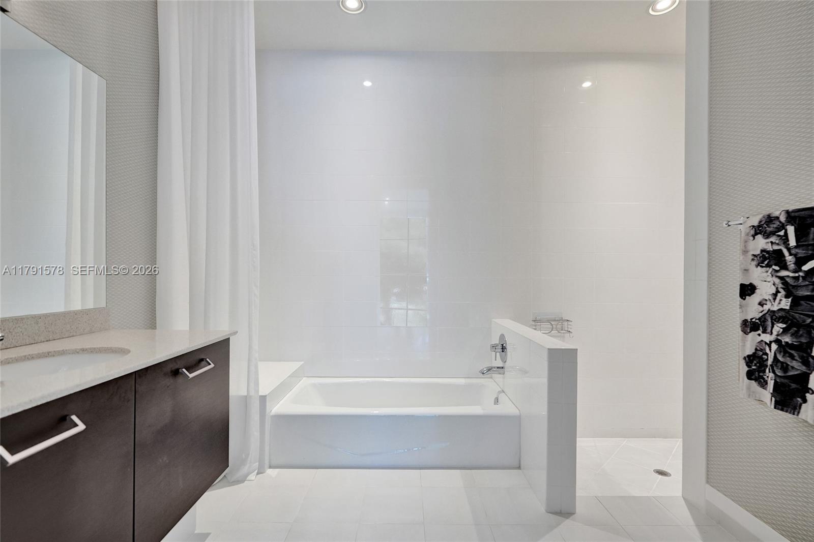 HARBOR VILLAGE SEC - Residential