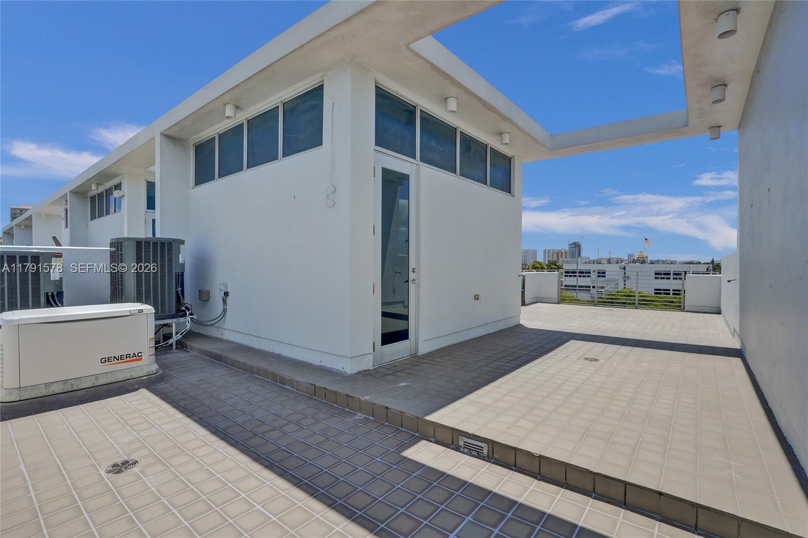 HARBOR VILLAGE SEC - Residential