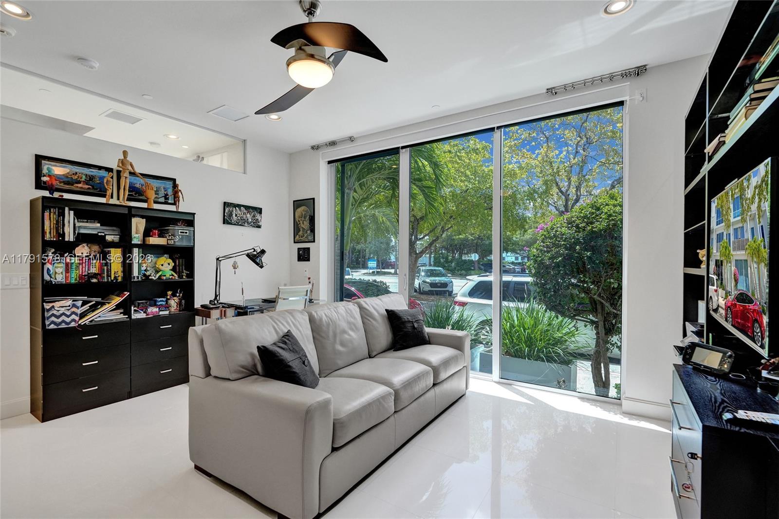 HARBOR VILLAGE SEC - Residential