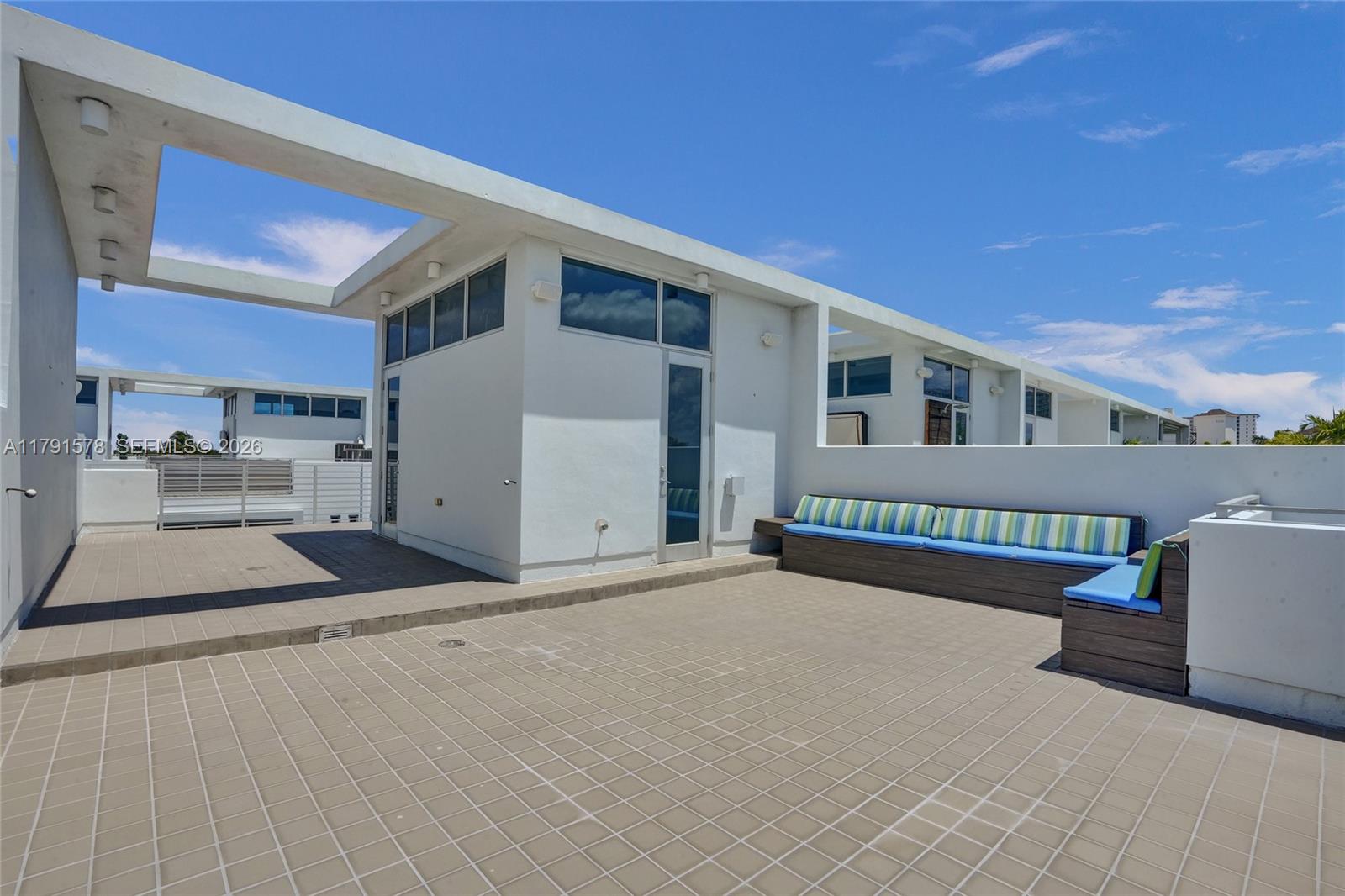 HARBOR VILLAGE SEC - Residential