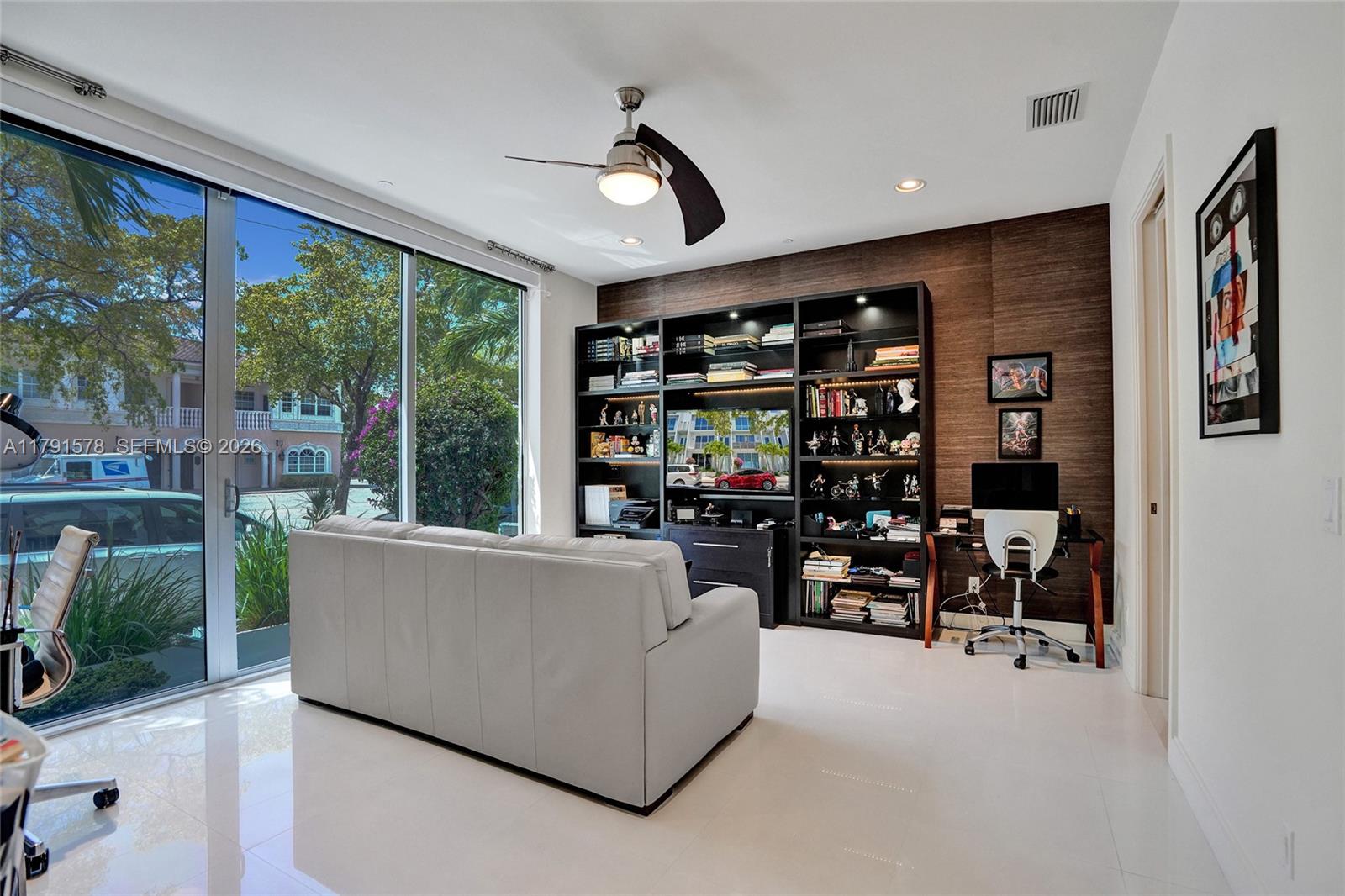 HARBOR VILLAGE SEC - Residential