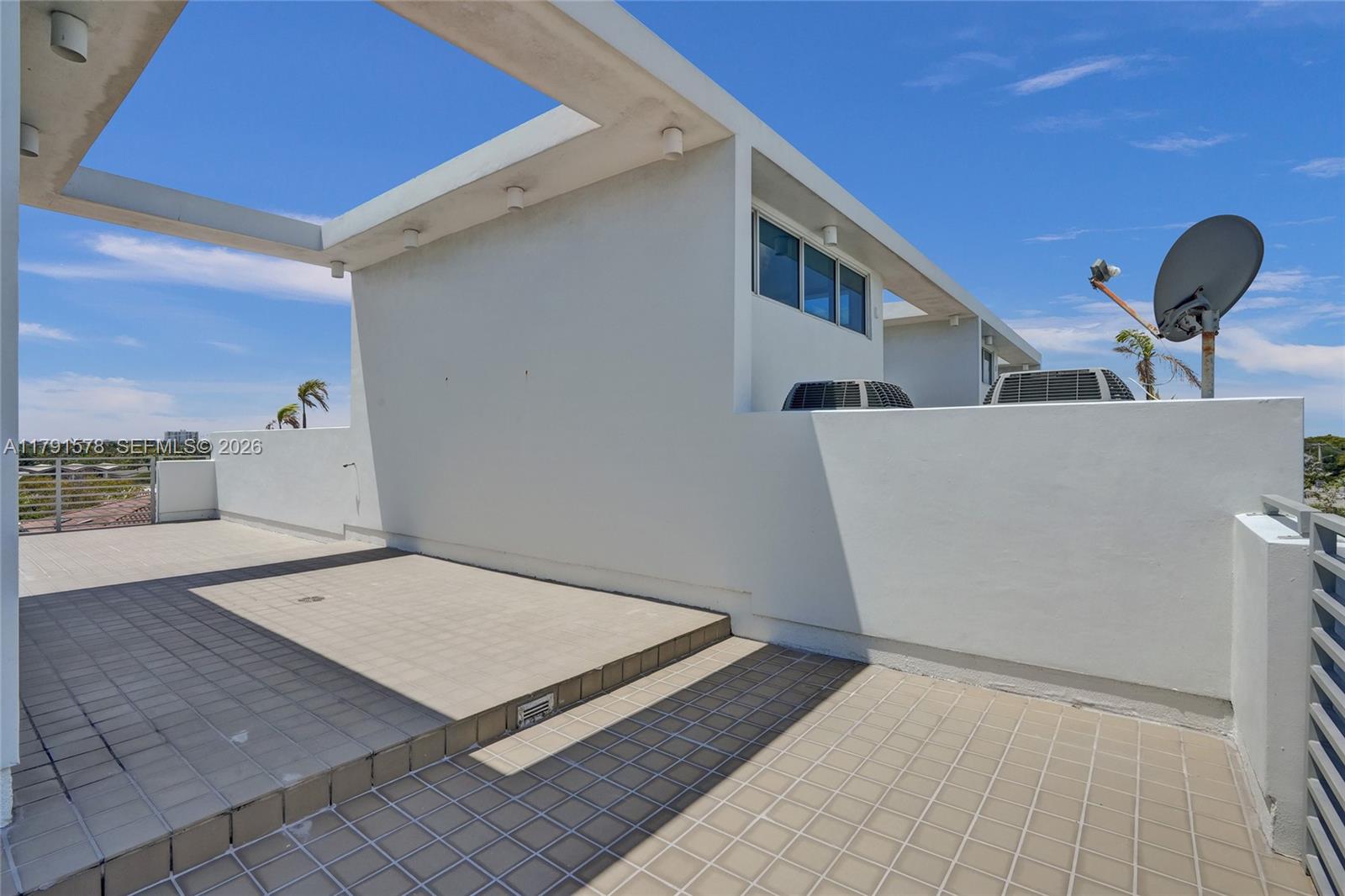 HARBOR VILLAGE SEC - Residential